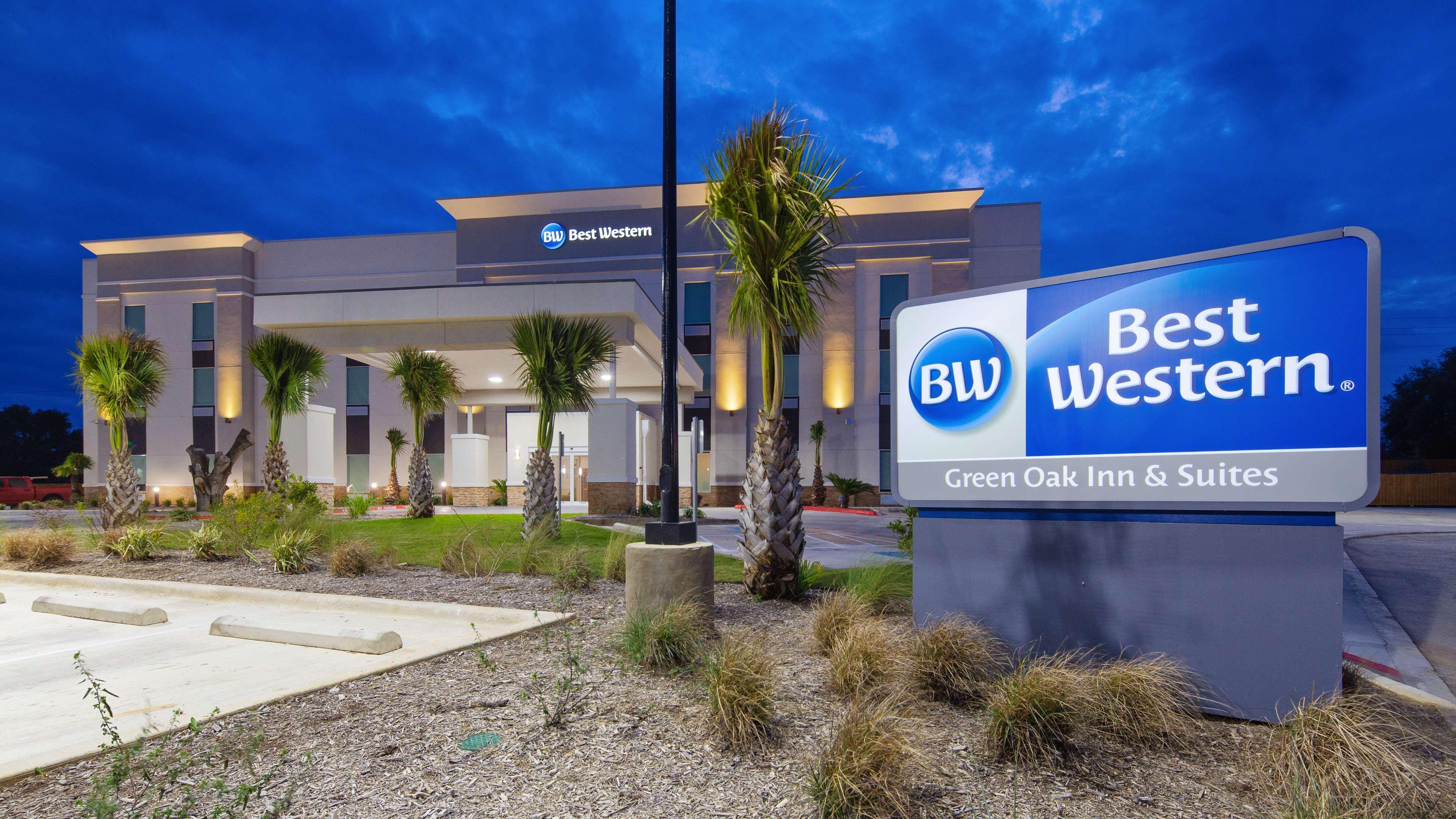 Best Western Green Oaks Inn La Vernia Exterior photo