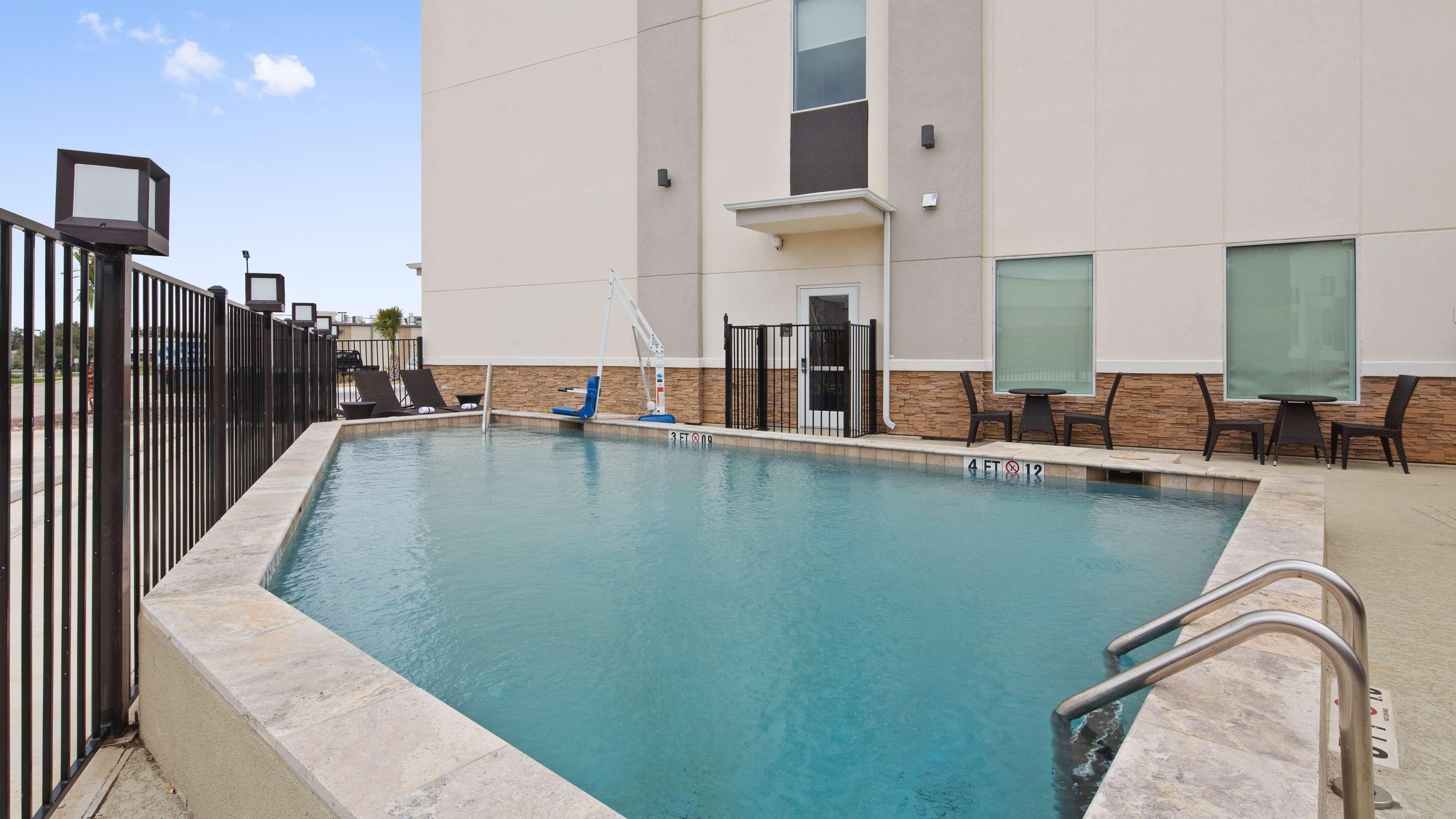 Best Western Green Oaks Inn La Vernia Exterior photo